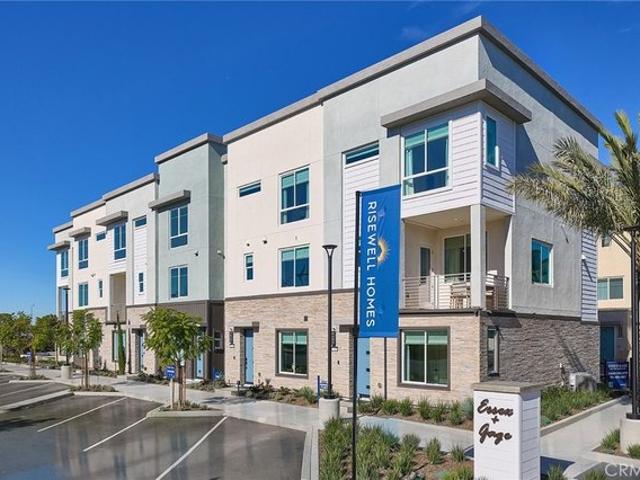 Townhouse for sale in Huntington Beach, California