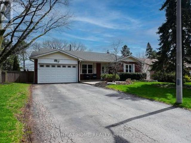 House for sale in Oakville, Ontario