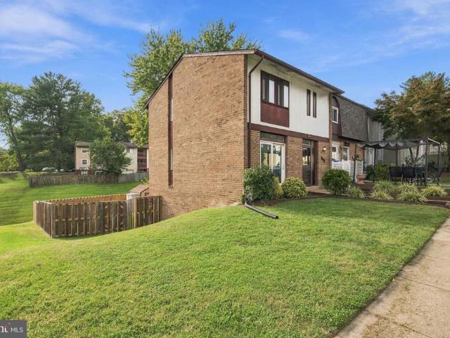 Townhouse for sale in The Heights, Lake Ridge