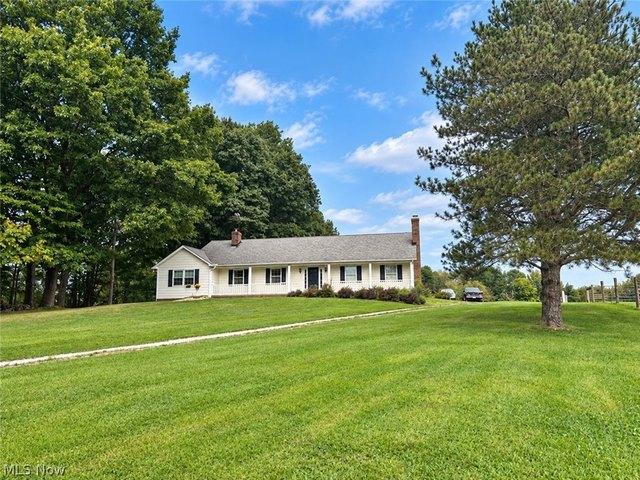 House for sale in Huntsburg, Ohio