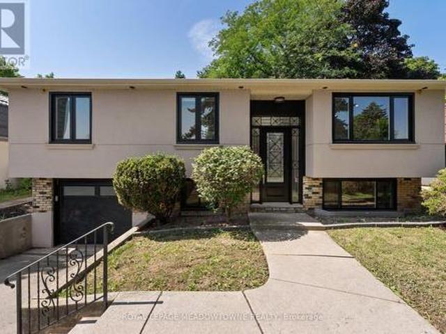 House for sale in Oakville, Golden Horseshoe