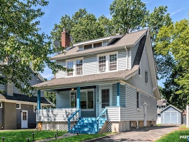 House for sale in Teaneck, New Jersey