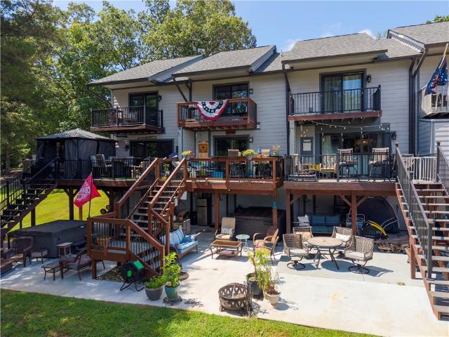 Townhouse for sale in Seneca