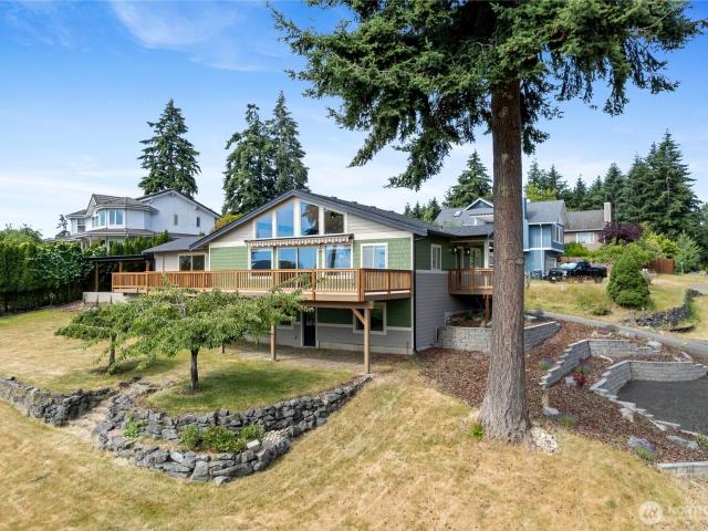 House for sale in Fox Island, Pierce County
