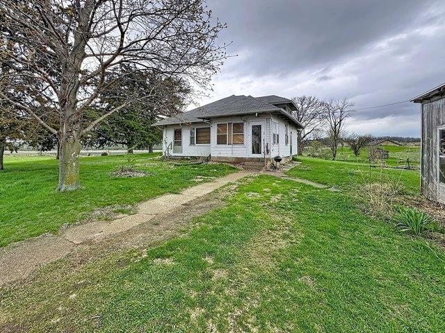 House for sale in Whiteside, Illinois