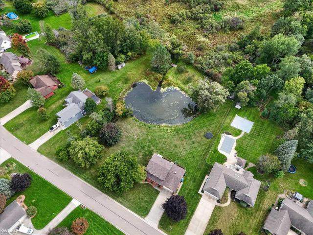 House for sale in Lake Fenton, Fenton