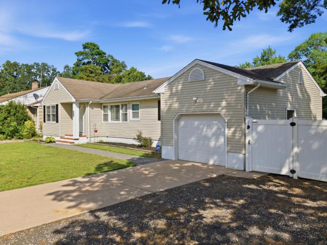 House for sale in Lanoka Harbor, New Jersey