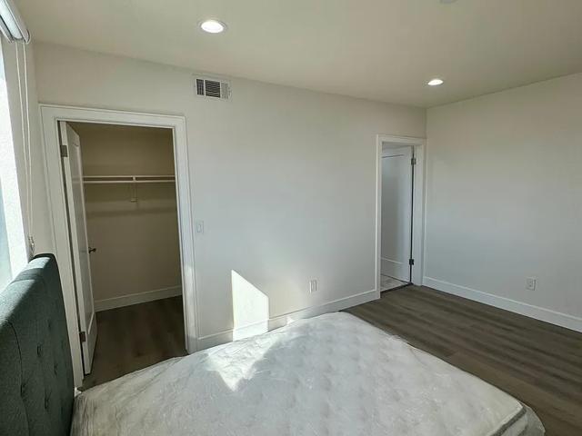 Apartment for rent in Canoga Park, California