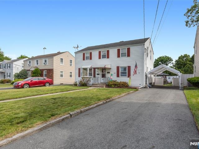 House for sale in Elmwood Park, New Jersey