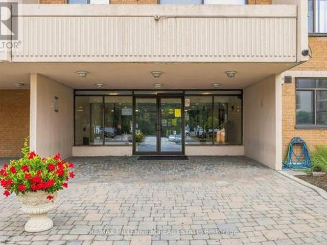 Townhouse for sale in Woburn, Ontario