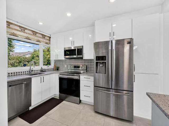 House for rent in Pointe-Claire, Montréal (région administrative)