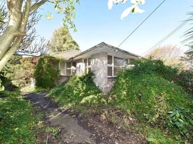 House for sale in Chaslands, Canterbury