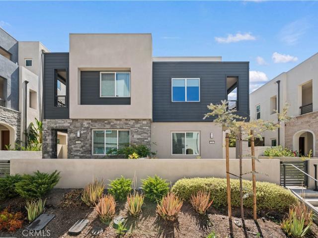 Townhouse for sale in Orange County Great Park, Irvine