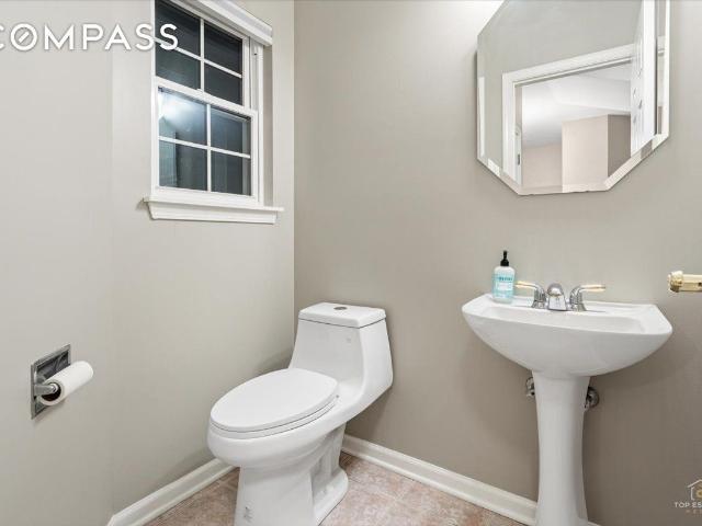 Property for rent in Itasca, Illinois