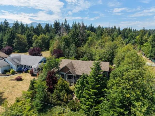 House for sale in Bowser, British Columbia