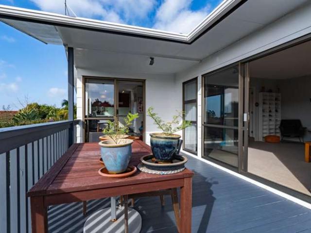House for sale in Wairau Valley