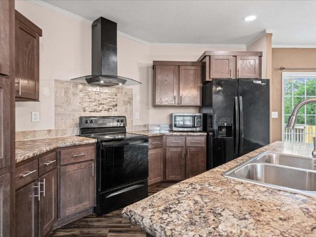 House for sale in Smithville, Texas
