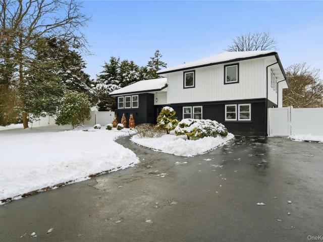 House for sale in Bohemia, New York