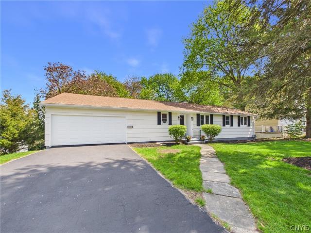 House for sale in Jamesville, New York
