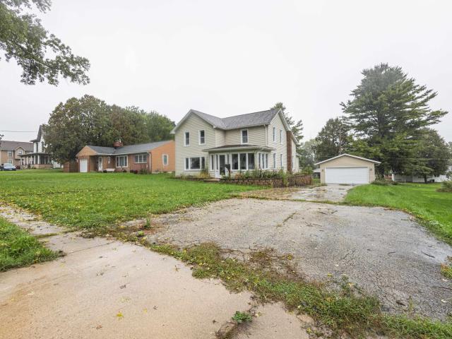 House for sale in Dodgeville, Iowa County