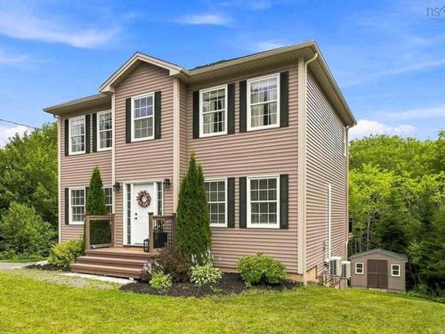 House for sale in Beaver Bank, Nova Scotia