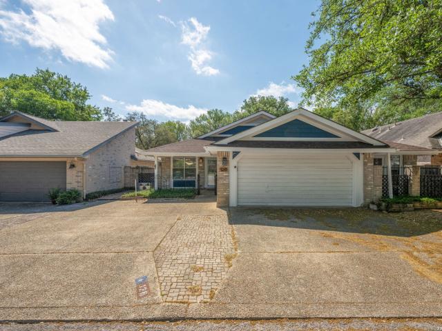 House for sale in Universal City, Texas