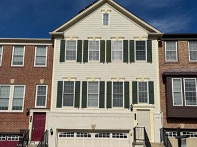 Townhouse for sale in Virginia