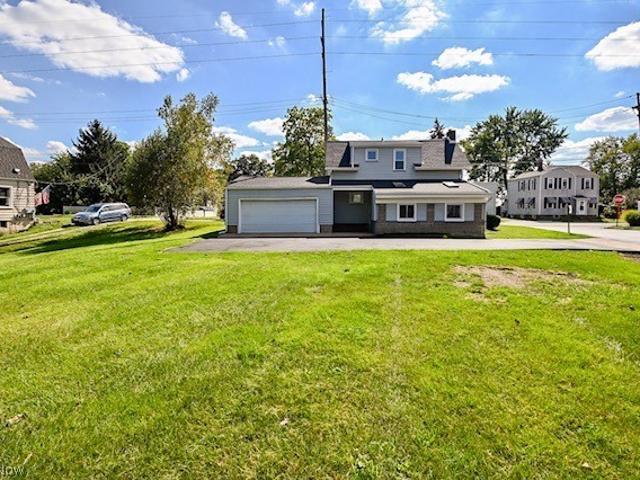 House for sale in Charity Rotch, Massillon