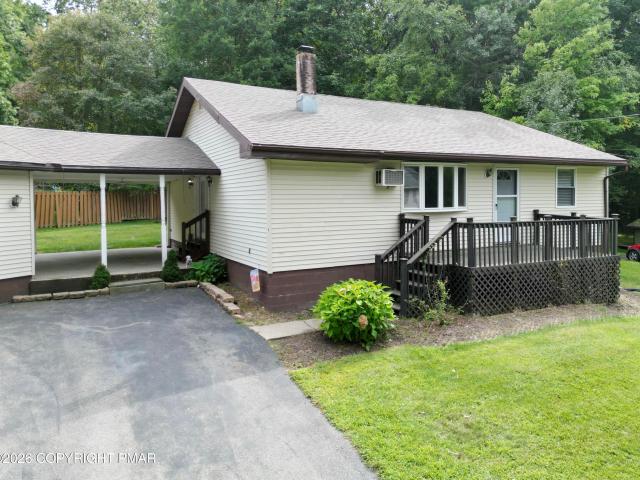 House for sale in Smithfield Township, Monroe County