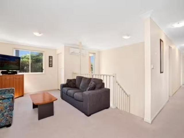 Condo for rent in Acacia Gardens