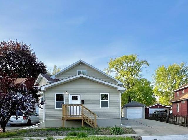 House for sale in Ottawa, Illinois