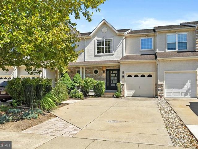 Townhouse for sale in Berlin, New Jersey