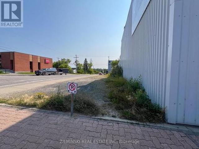 Land for rent in Cochrane, Ontario