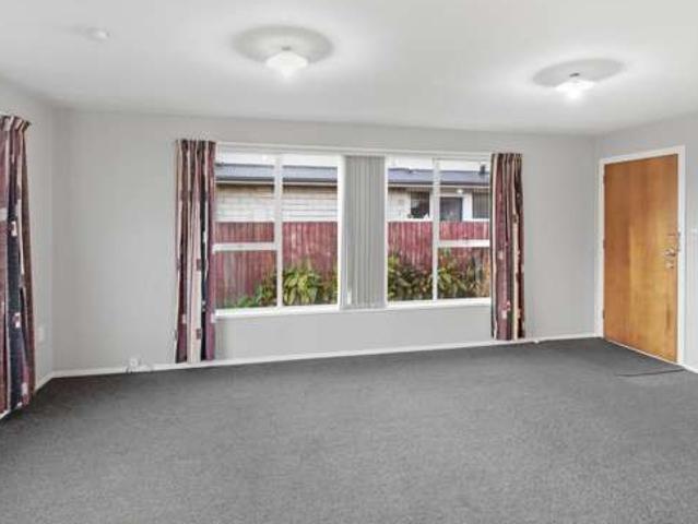 House for sale in Chaslands, Canterbury