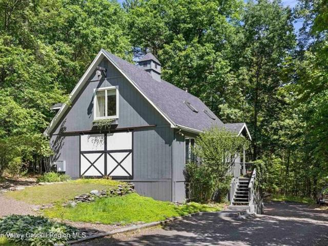House for sale in Acra, New York