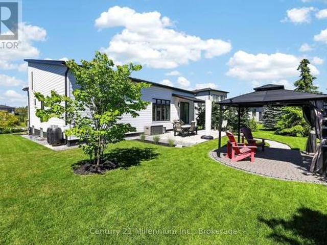 House for sale in Georgian Bluffs, Southwestern Ontario