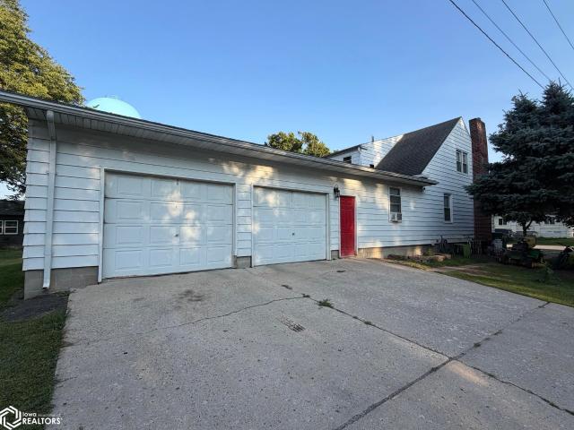 House for sale in Kanawha, Iowa