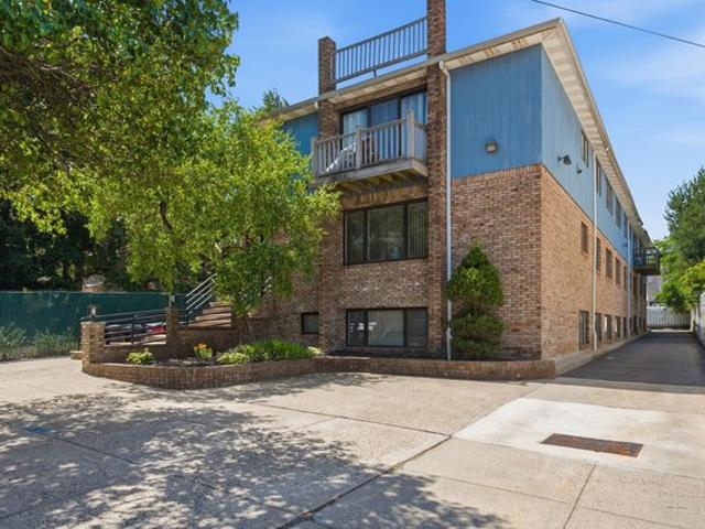 House for sale in Hudson, New Jersey