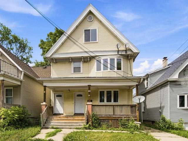 House for sale in Milwaukee, Wisconsin