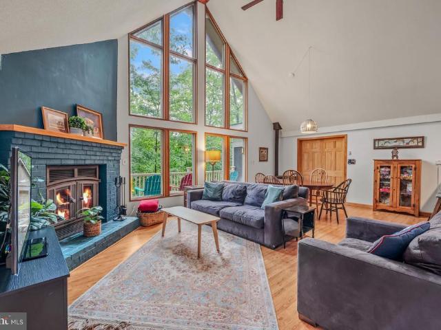 House for sale in Hedgesville, West Virginia