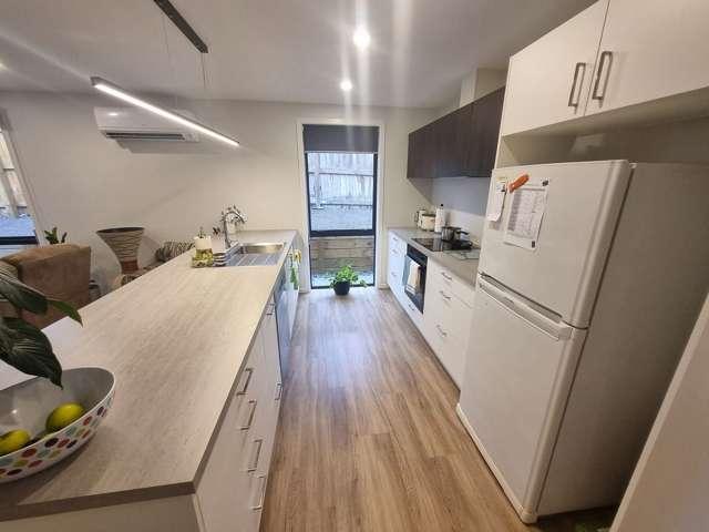 Townhouse for rent in Otakou