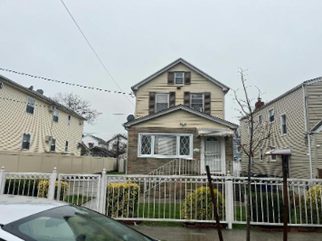 House for sale in Queens, Arverne
