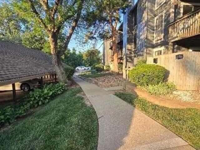 Condo for sale in Kansas
