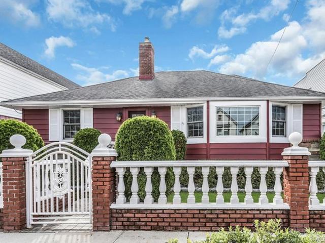 House for sale in Richmond Hill, Georgia