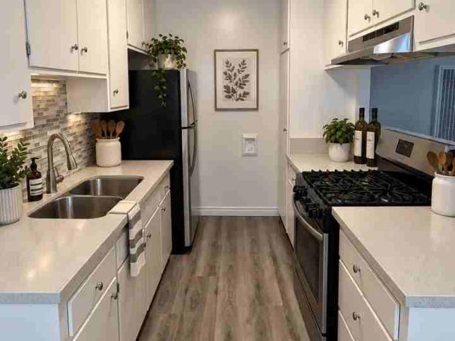 Apartment for rent in Canoga Park, California