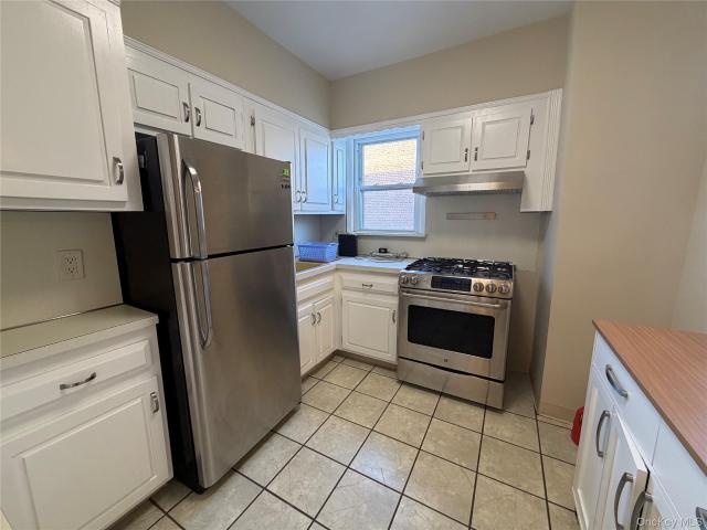 House for sale in The Bronx, Arverne