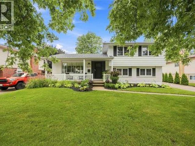 House for sale in Sarnia, Southwestern Ontario