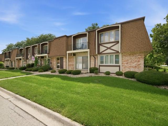 Condo for sale in Crestwood, Illinois