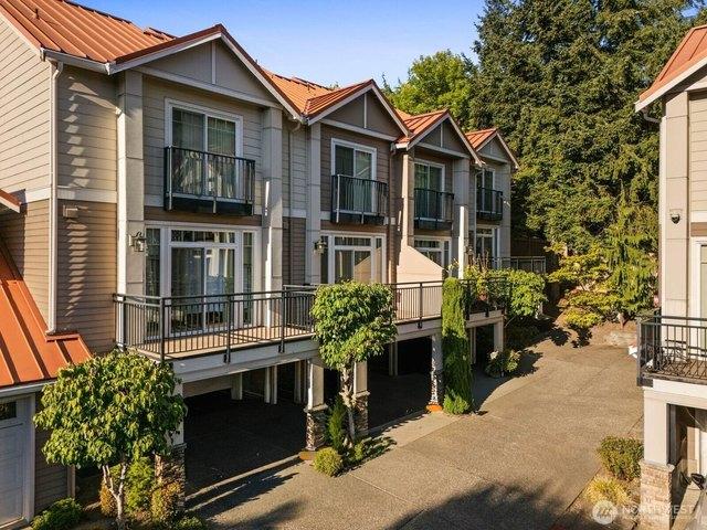 Townhouse for sale in Bellevue, Washington