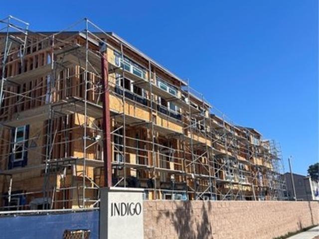 Townhouse for sale in Canoga Park, California